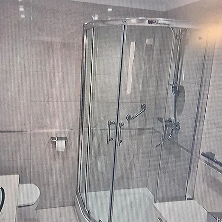 Hotel Pyr, Spacious Studio With A Big Terrace Apartamento